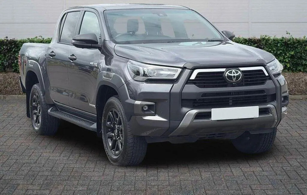 Toyota HILUX Invincible X Dcab Pick Up 2.8 D-4d