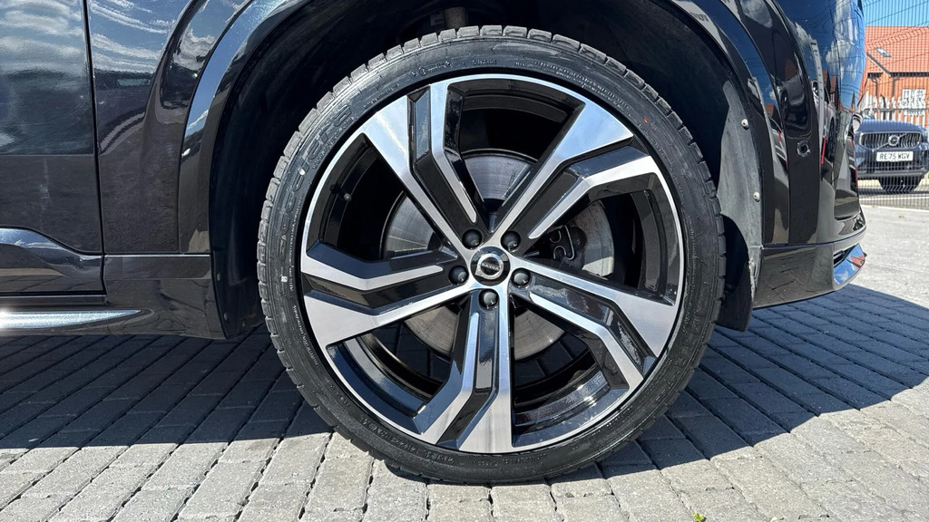 Volvo XC90 2.0 B5 Momentum Awd 231 Bhp Grey #9