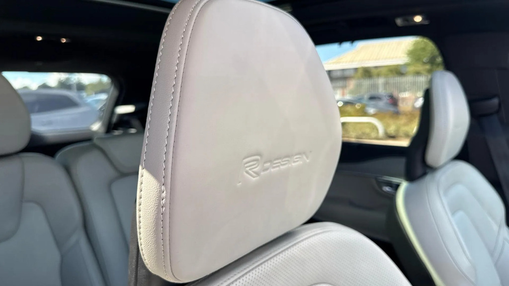Volvo XC90 2.0 B5 Momentum Awd 231 Bhp Grey #35