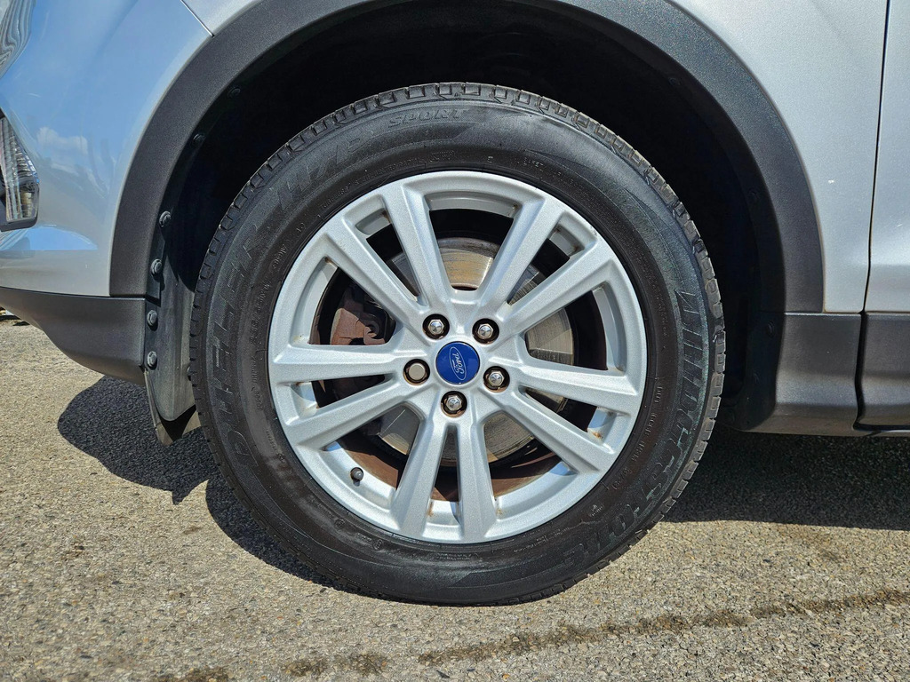 Ford Kuga 2.0 Tdci Titanium 2Wd  #9