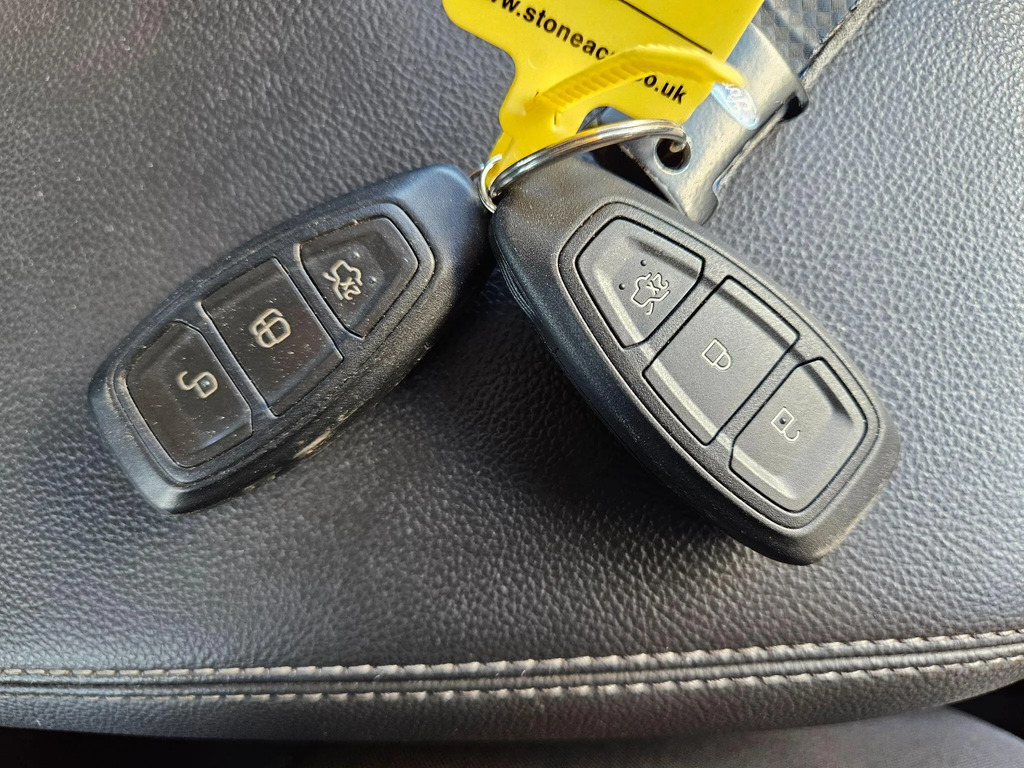 Ford Kuga 2.0 Tdci Titanium 2Wd  #20