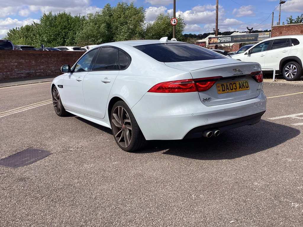 Jaguar XF R-sport Black #8