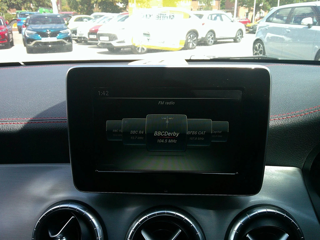 Mercedes-Benz CLA Class 2.1 Cla 200 D Amg Line 134 Bhp White #22