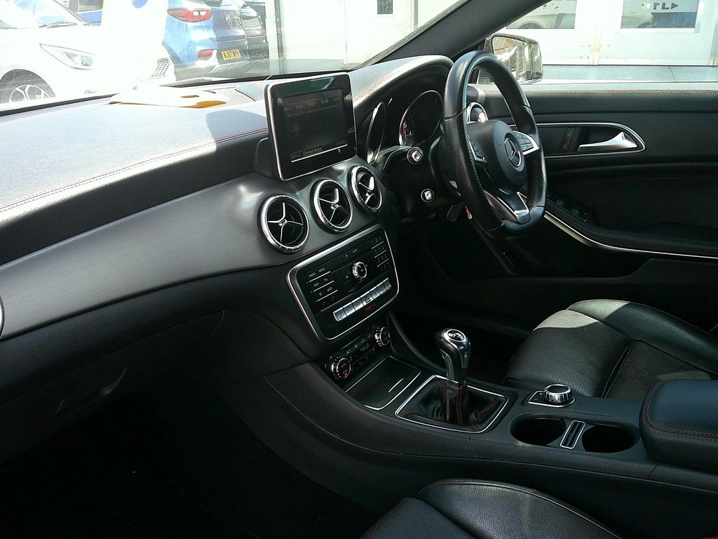Mercedes-Benz CLA Class 2.1 Cla 200 D Amg Line 134 Bhp White #11