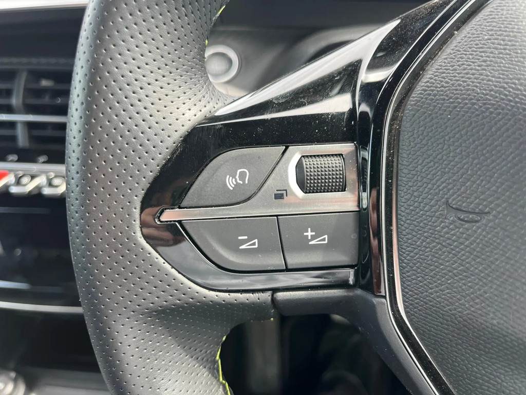 Peugeot e-208 Hatchback 50Kwh Gt 202272 Grey #20