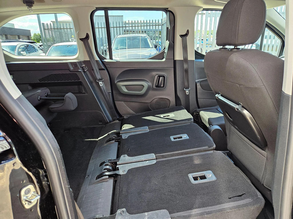 Citroen e-Berlingo 100Kw Flair Xtr XL 50Kwh 7 Seat Grey #19