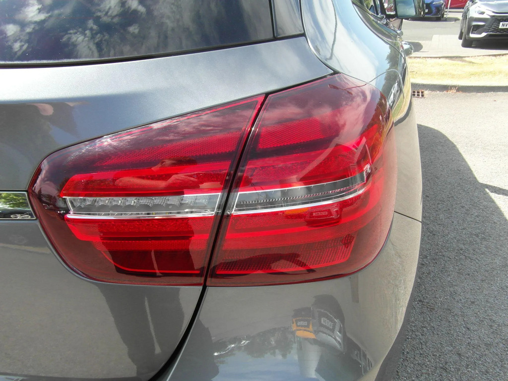 Mercedes-Benz GLA Class 1.6 Gla 180 Amg Line Edition 121 Bhp Black #11