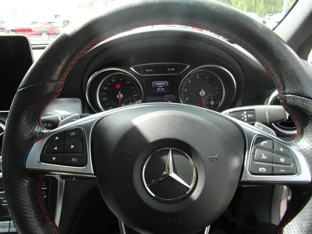 Mercedes-Benz GLA Class 1.6 Gla 180 Amg Line Edition 121 Bhp Black #15