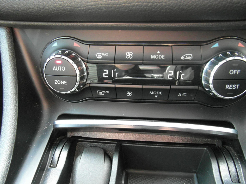 Mercedes-Benz GLA Class 1.6 Gla 180 Amg Line Edition 121 Bhp Black #19