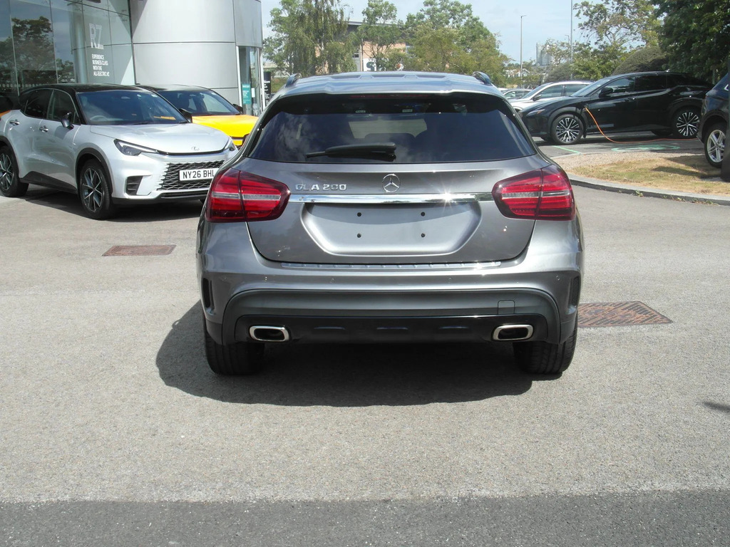 Mercedes-Benz GLA Class 1.6 Gla200 Amg Line Edition Plus 7G-dct Euro 6 #3