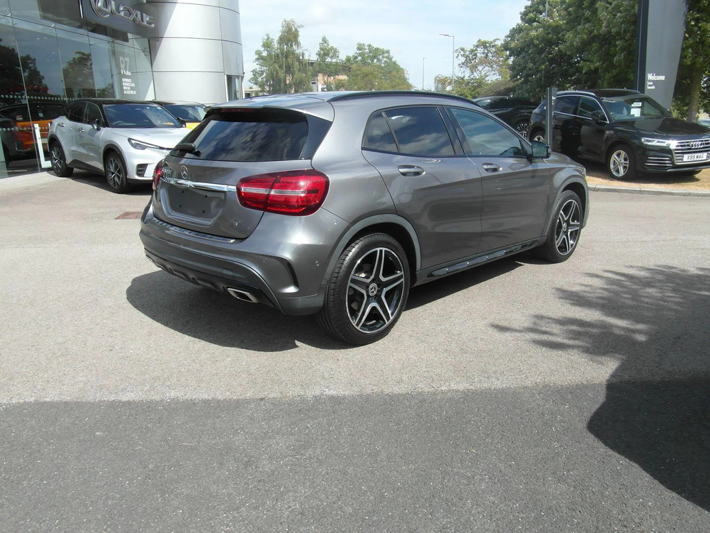 Mercedes-Benz GLA Class 1.6 Gla200 Amg Line Edition Plus 7G-dct Euro 6 #2