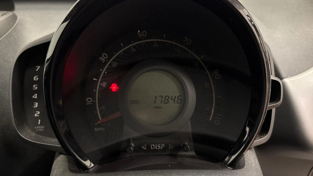 Toyota Aygo X-trend Red #9
