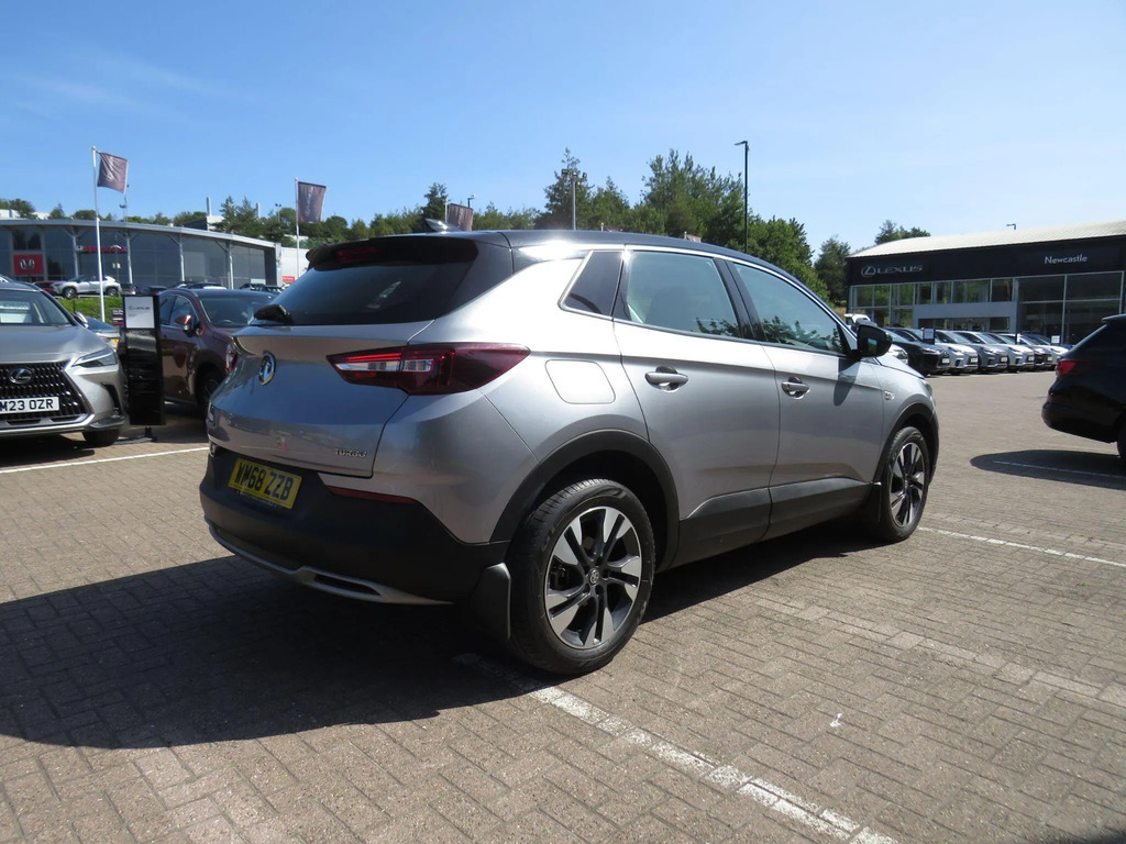 Vauxhall Grandland X 1.2 Turbo Sport Nav 8 Speed  #3