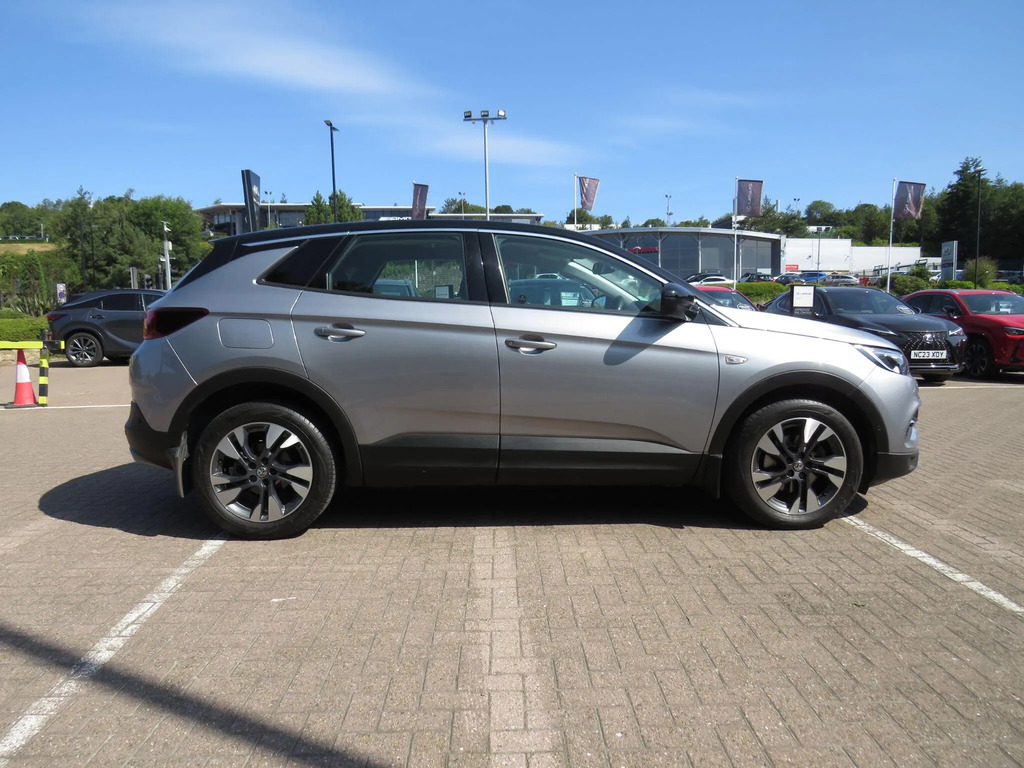 Vauxhall Grandland X 1.2 Turbo Sport Nav 8 Speed  #2