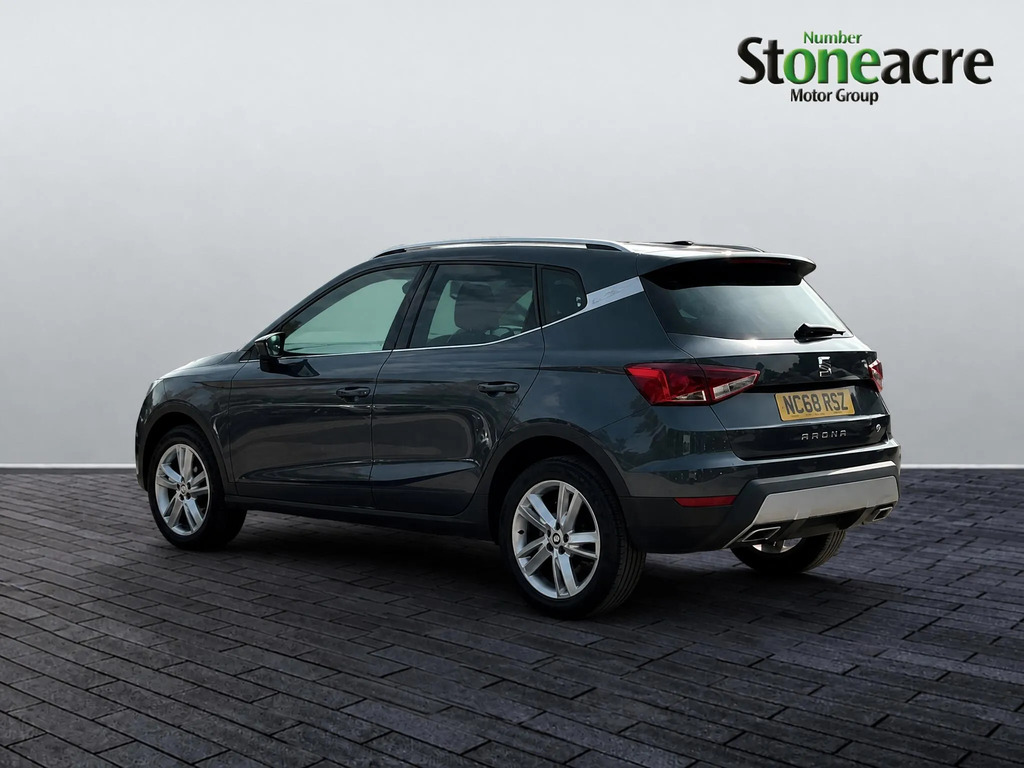 Seat Arona 1.0 Tsi 115 Fr Ez Grey #4