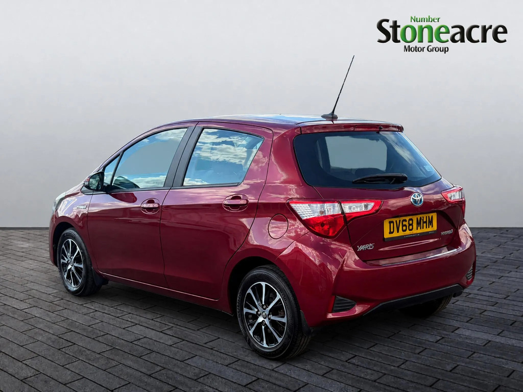 Toyota Yaris 1.5 Vvt-h Icon Tech Hatchback Hybrid E- #3