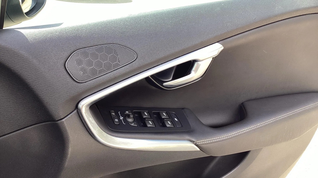 Volvo V40 T3 152 R Design Edition Geartronic Blue #24