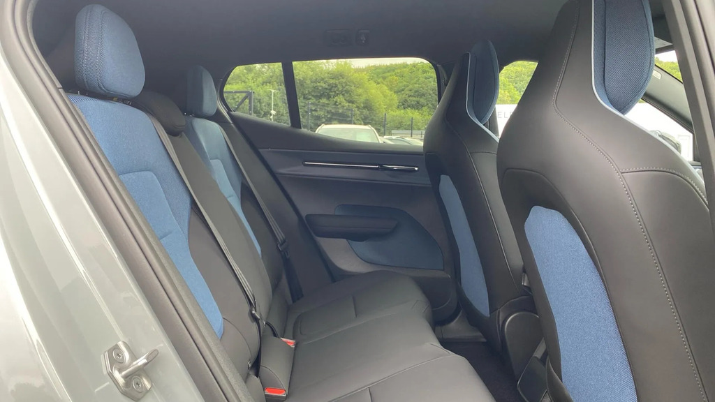 Volvo EX30 P5 Long Range 69Kwh Plus  #6