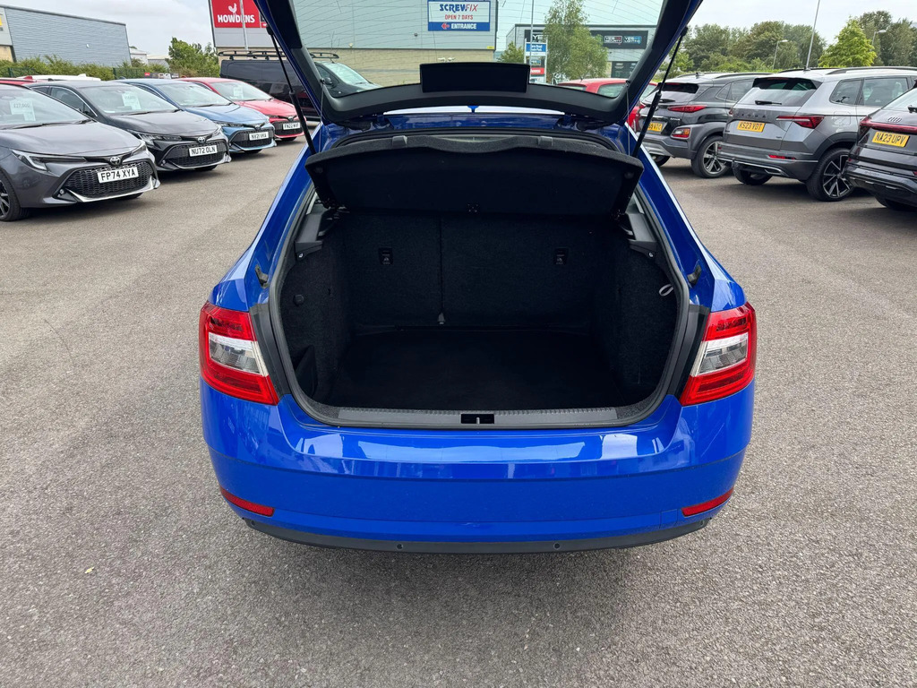 Skoda Octavia Hatchback 1.5 Tsi 150Pssportline Act Dsg  #10
