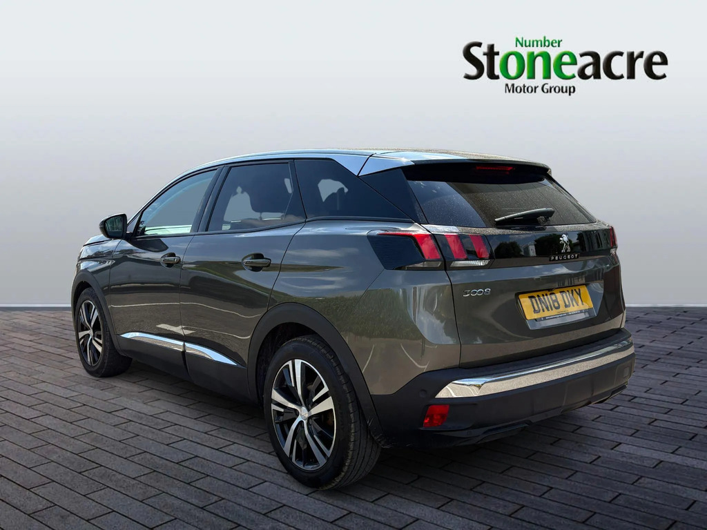 Peugeot 3008 1.2 Puretech Allure Suv #4