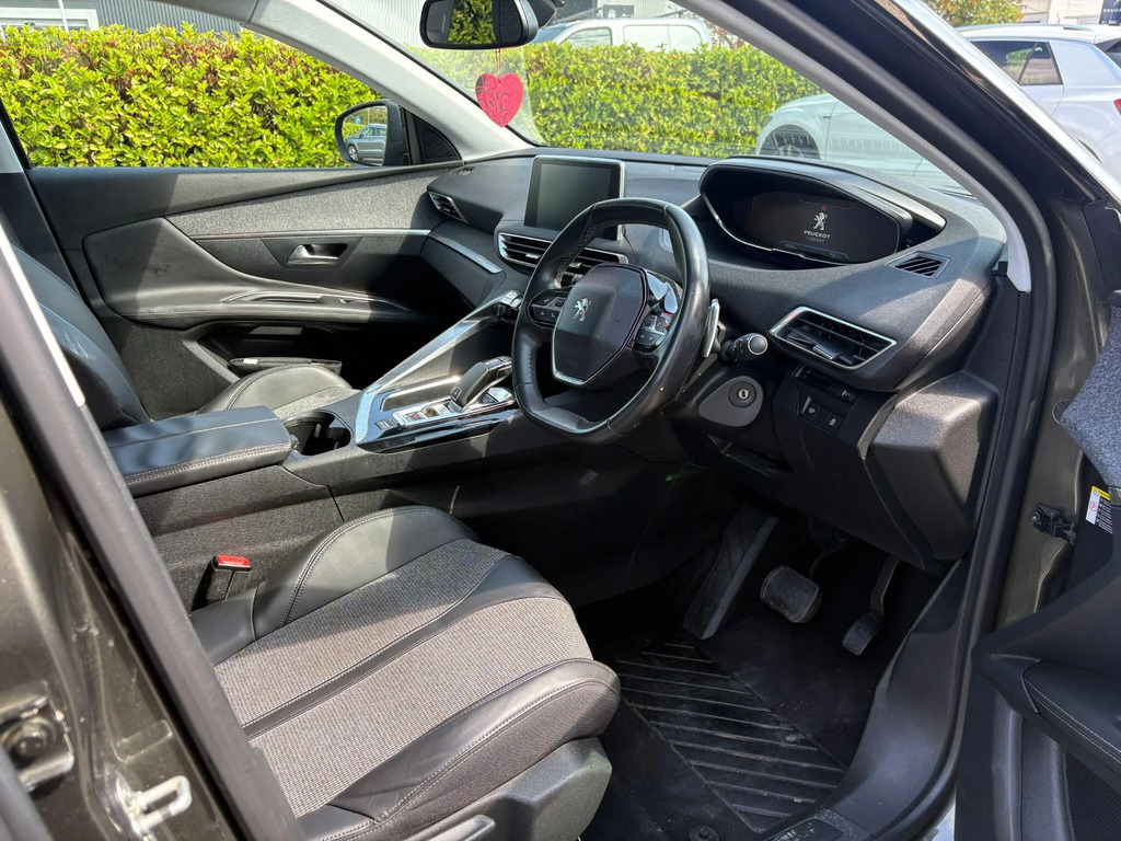 Peugeot 3008 Allure Black #9