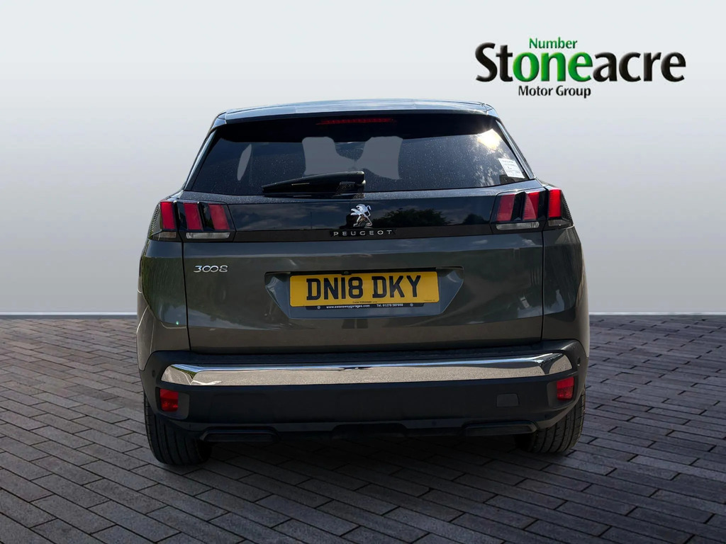 Peugeot 3008 1.2 Puretech Allure Suv #6
