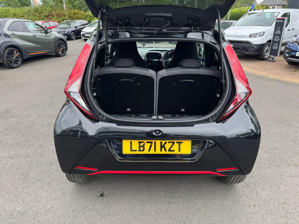 Toyota Aygo 1.0 Vvt-i X-play X-shift White #10