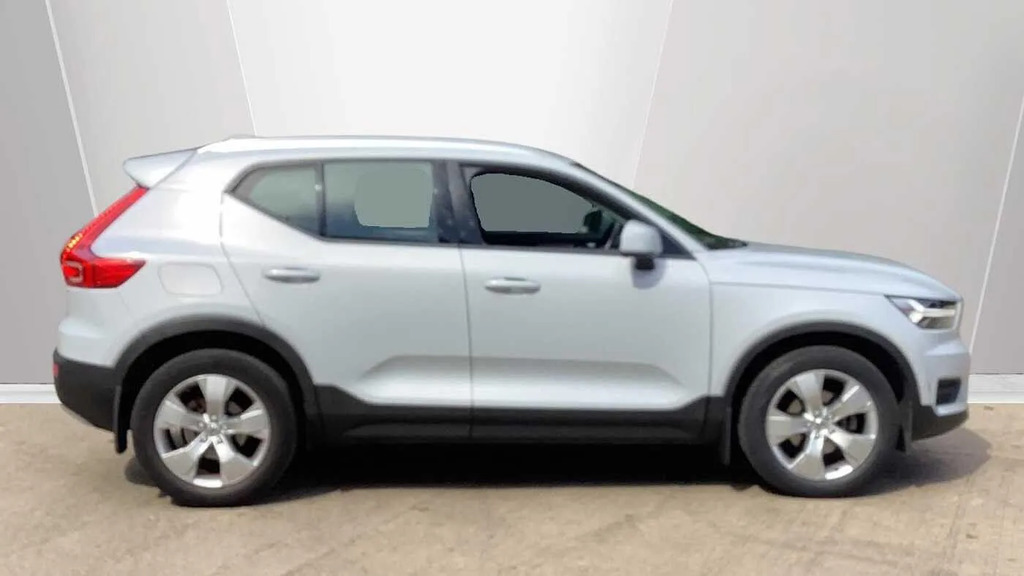 Volvo XC40 1.5 T3 163 Momentum #2