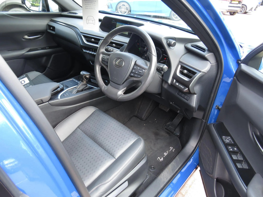 Lexus UX 300E 150Kw 54.3 Kwh E-cvt Takumi Pack Silver #11
