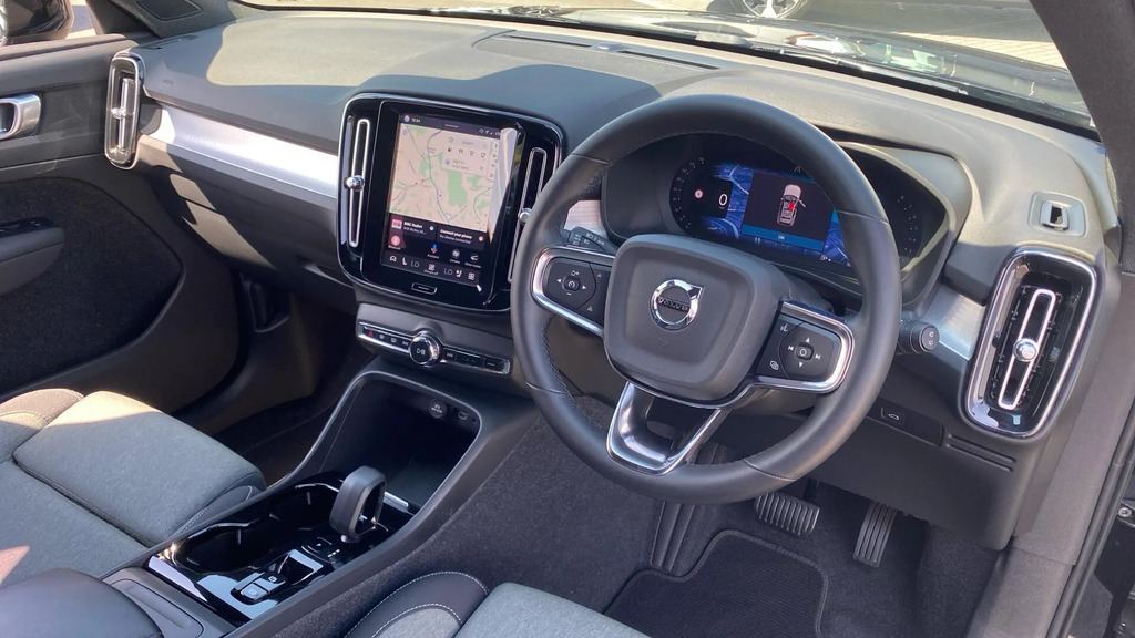 Volvo XC40 2.0 B3p Plus Dark #4