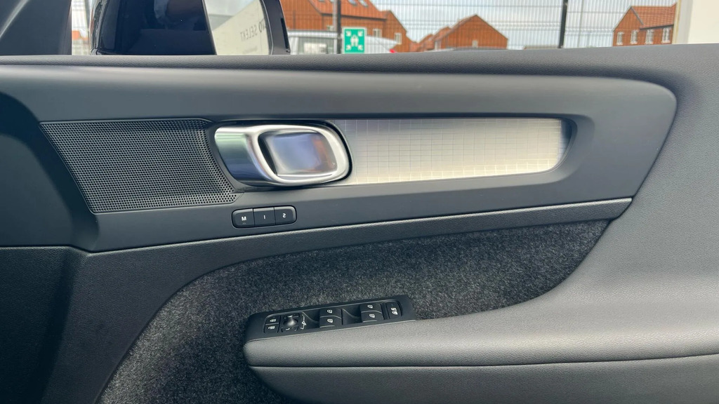 Volvo XC40 Ultimate, B4 Mild Hybrid, Dark Black #28
