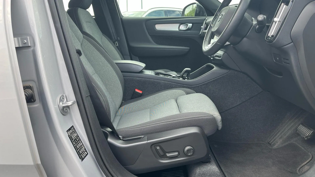 Volvo XC40 Ultimate, B4 Mild Hybrid, Dark Black #29
