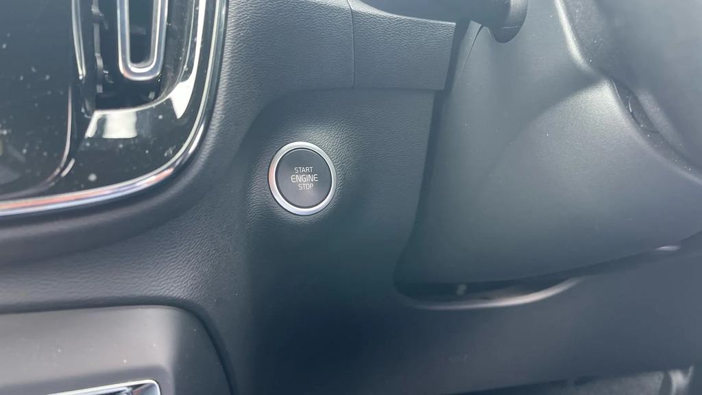 Volvo XC40 Ultimate, B4 Mild Hybrid, Dark Black #26