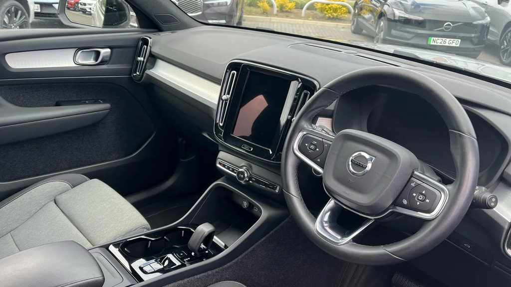 Volvo XC40 2.0 B3p Plus Dark #4
