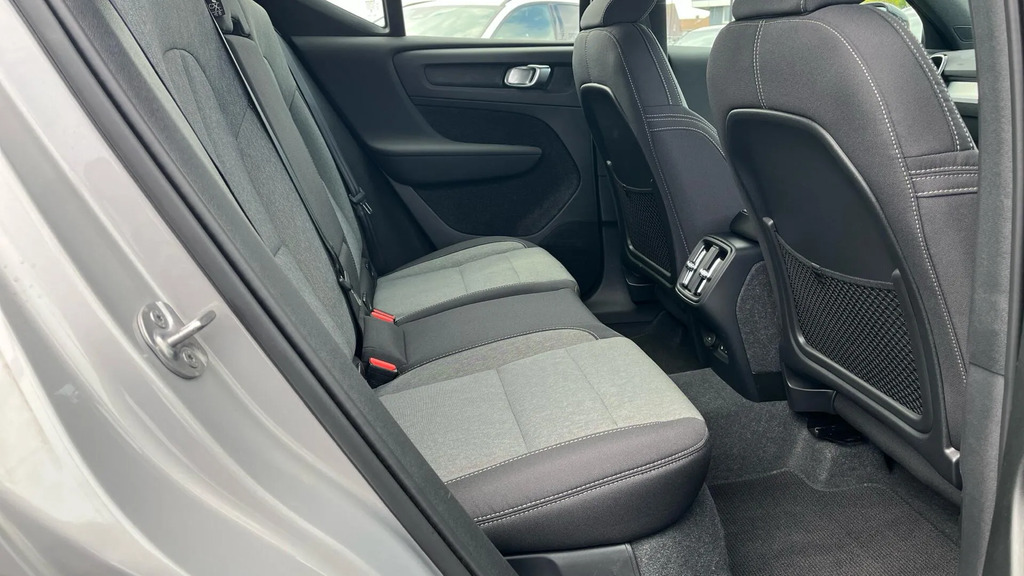Volvo XC40 2.0 B3p Plus Dark #6