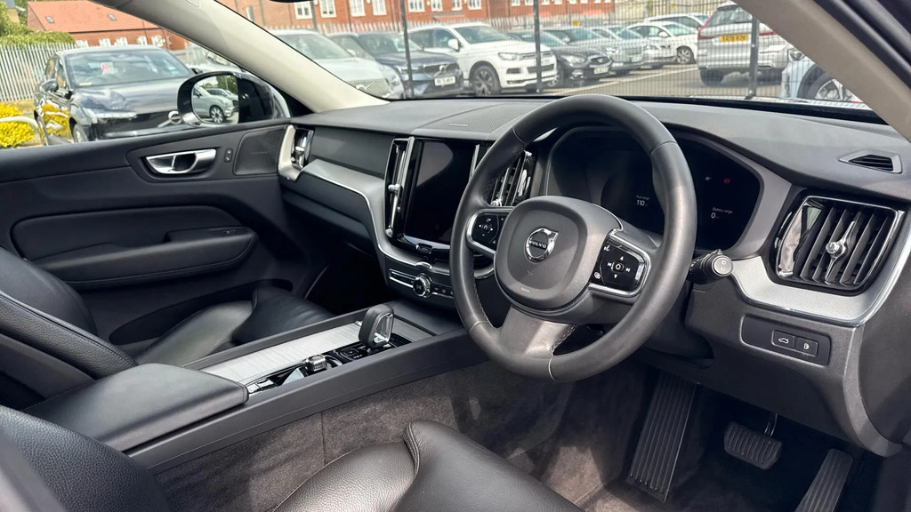 Volvo XC60 Suv #4