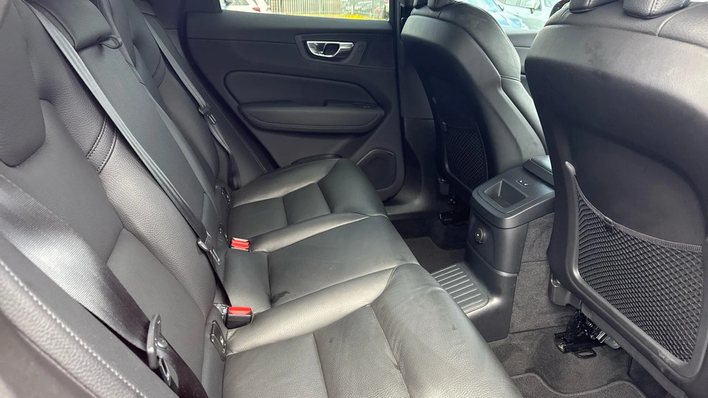 Volvo XC60 Suv #6
