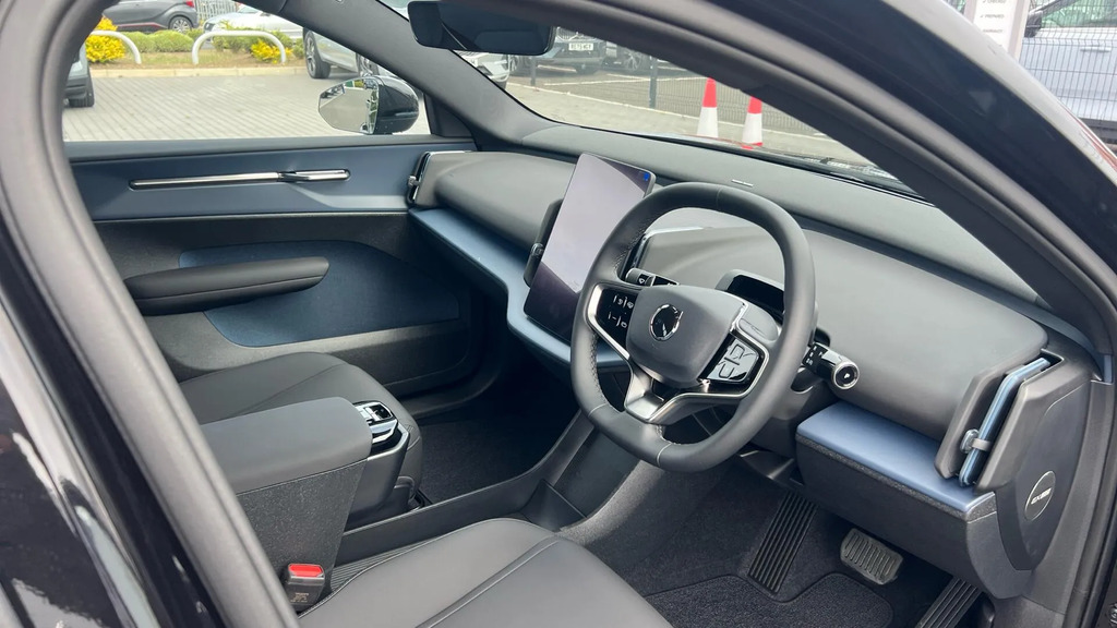 Volvo EX30 200Kw Sm Extended Range Plus 69Kwh  #4