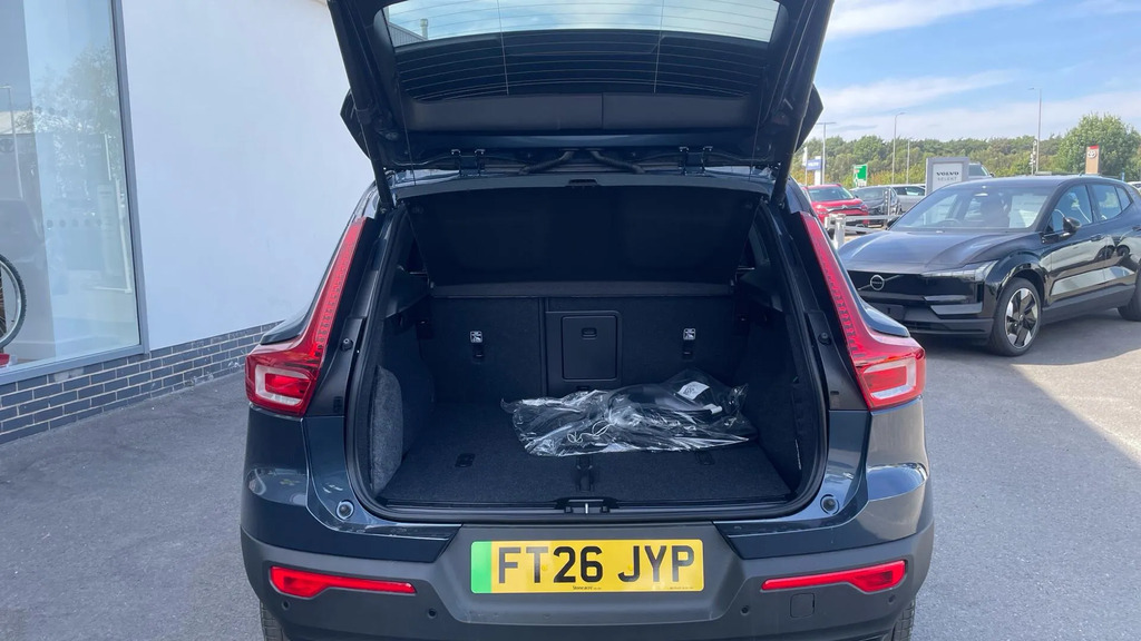 Volvo EX40 Volvo Ex40 Estate 185Kw Extended Range Plus 82Kwh Blue #12