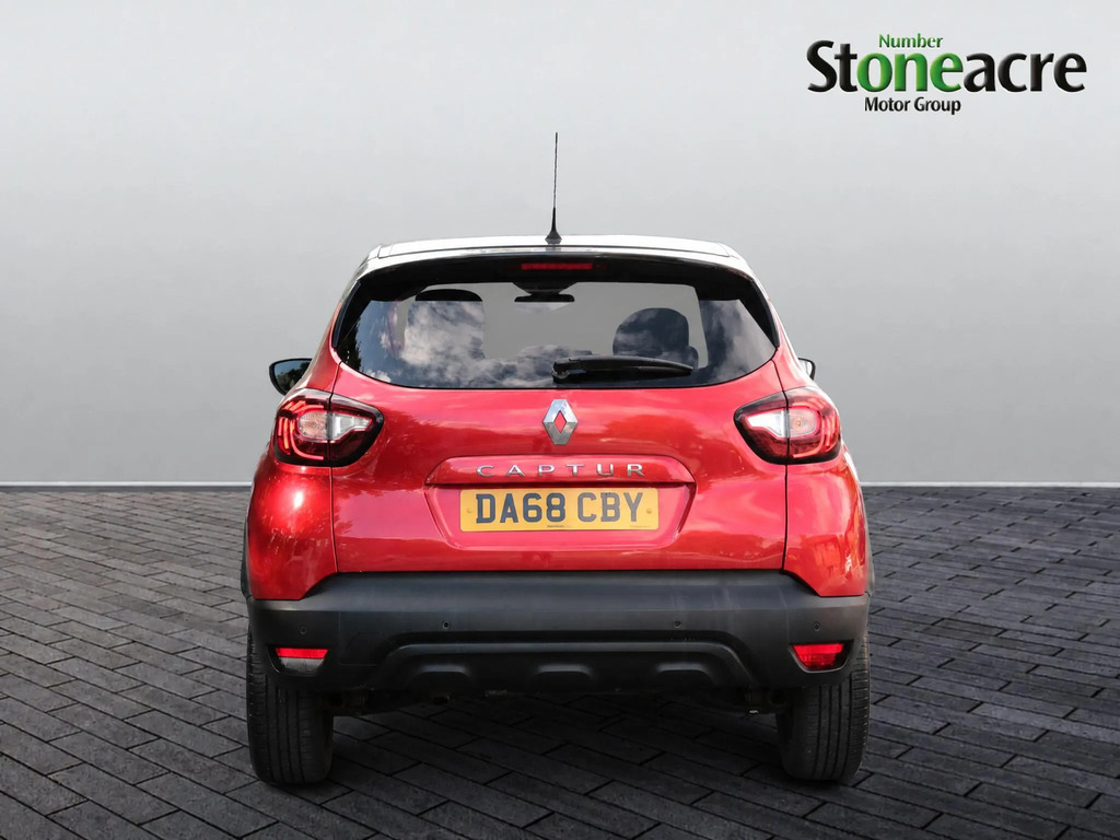 Renault Captur 0.9 Tce 90 Iconic Black #3