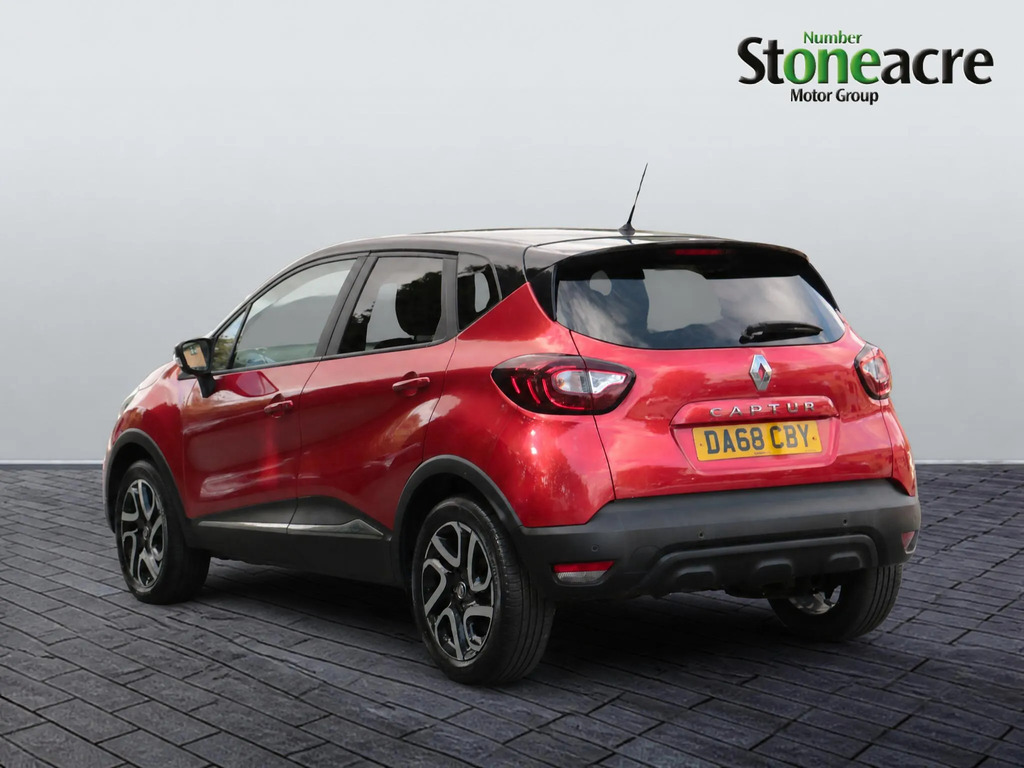 Renault Captur 0.9 Tce 90 Iconic Black #4
