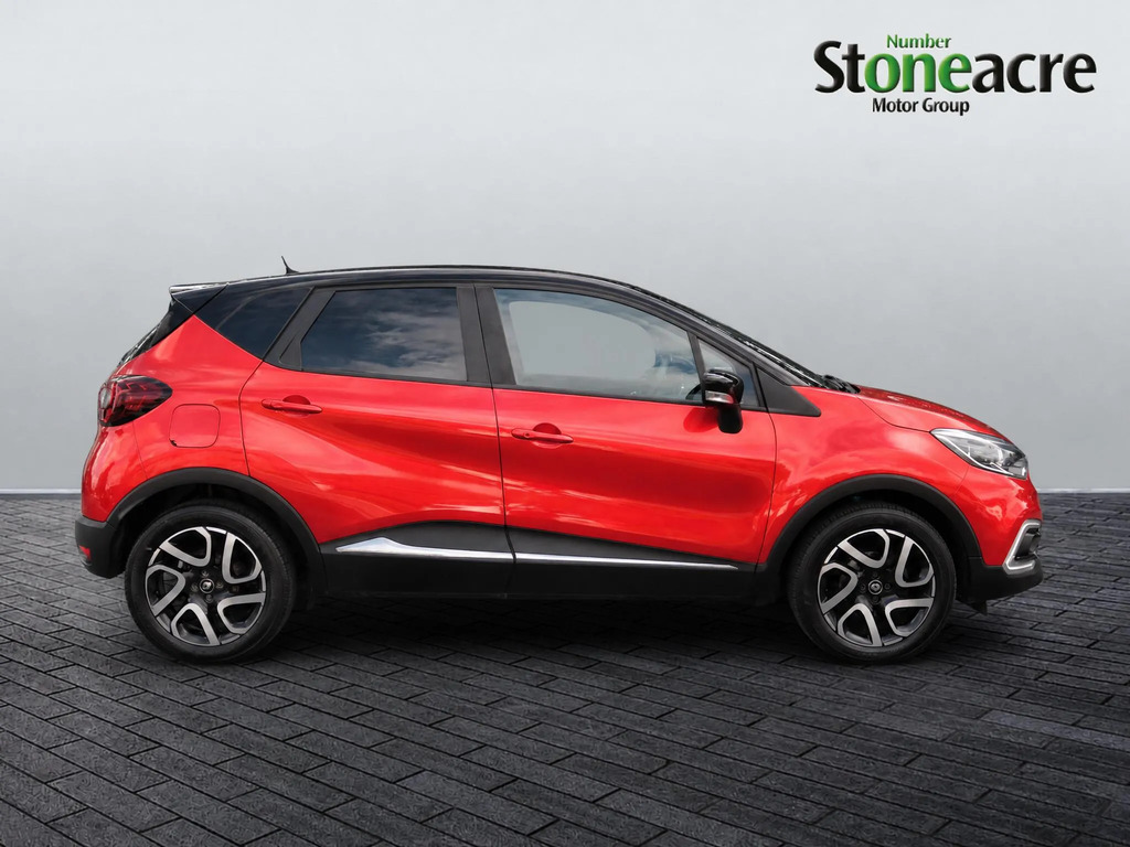 Renault Captur 0.9 Tce 90 Iconic Black #2
