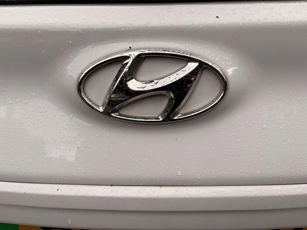 Hyundai Kona H-gdi Ultimate Suv Red #34