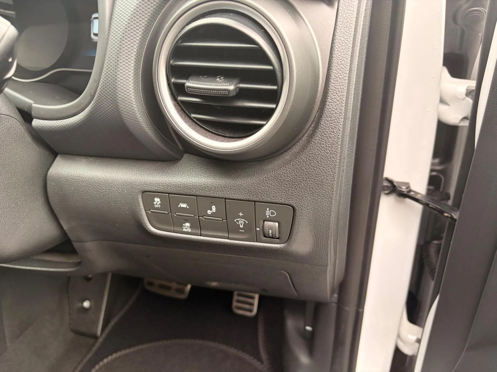 Hyundai Kona H-gdi Ultimate Suv Red #16