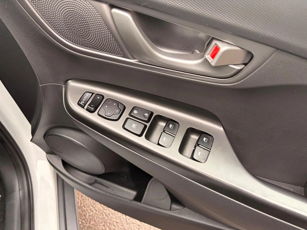 Hyundai Kona H-gdi Ultimate Suv Red #18