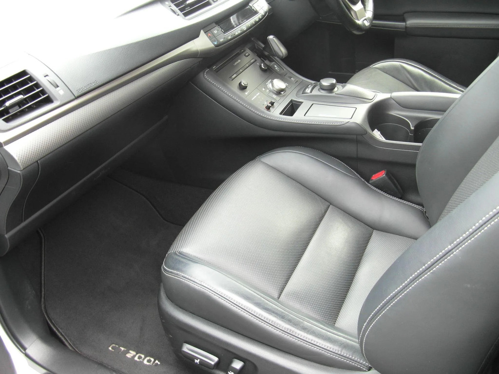 Lexus CT 1.8 Luxury Cvt Euro 6 Ss Red #28
