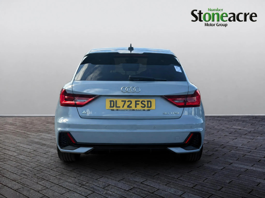 Audi A1 1.0 Tfsi 30 Black Edition Sportback #4