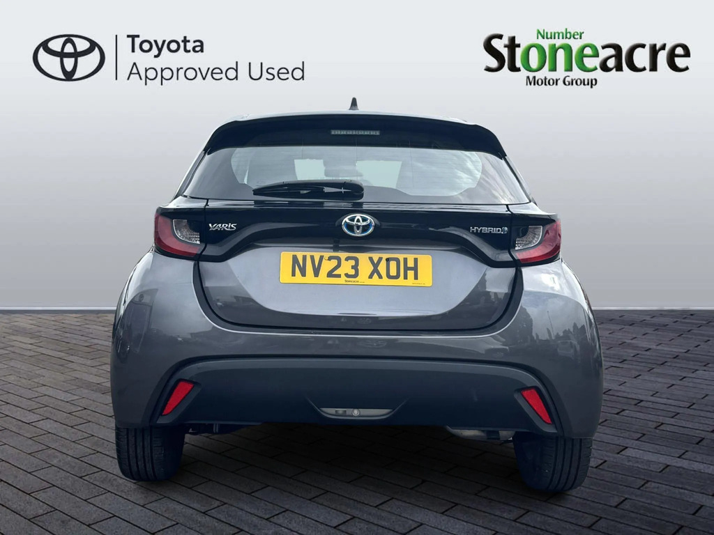 Toyota Yaris 1.5 Hybrid Icon  #4
