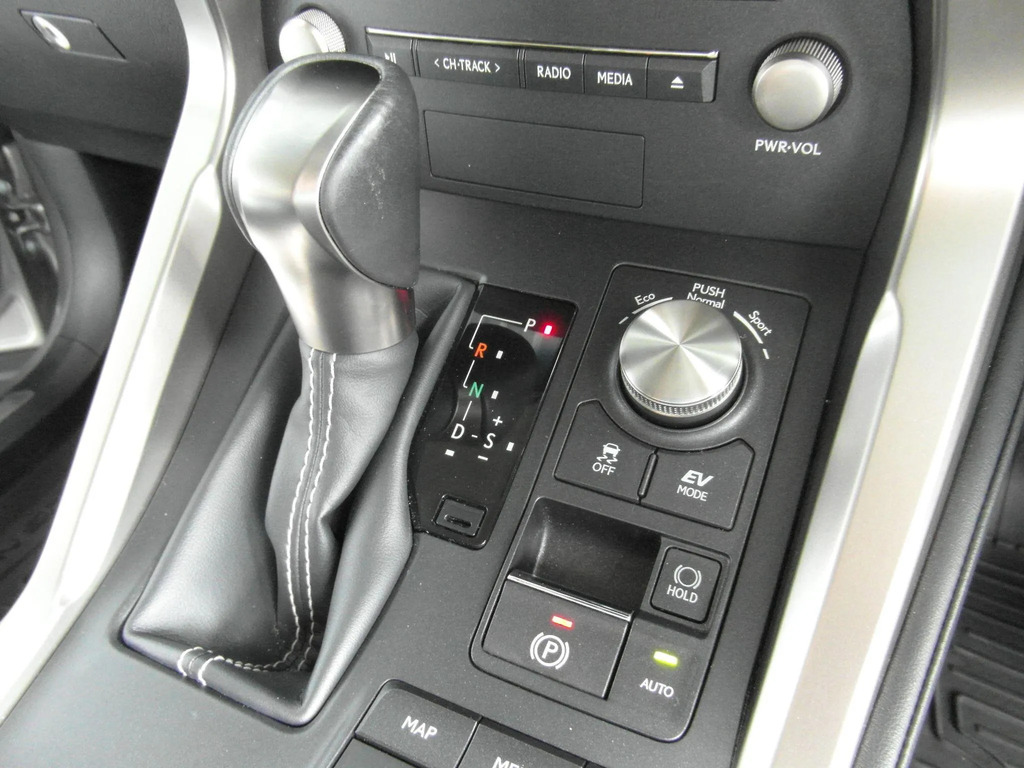 Lexus NX 300H 2.5 F-sport Cvt Premier Pack Silver #12