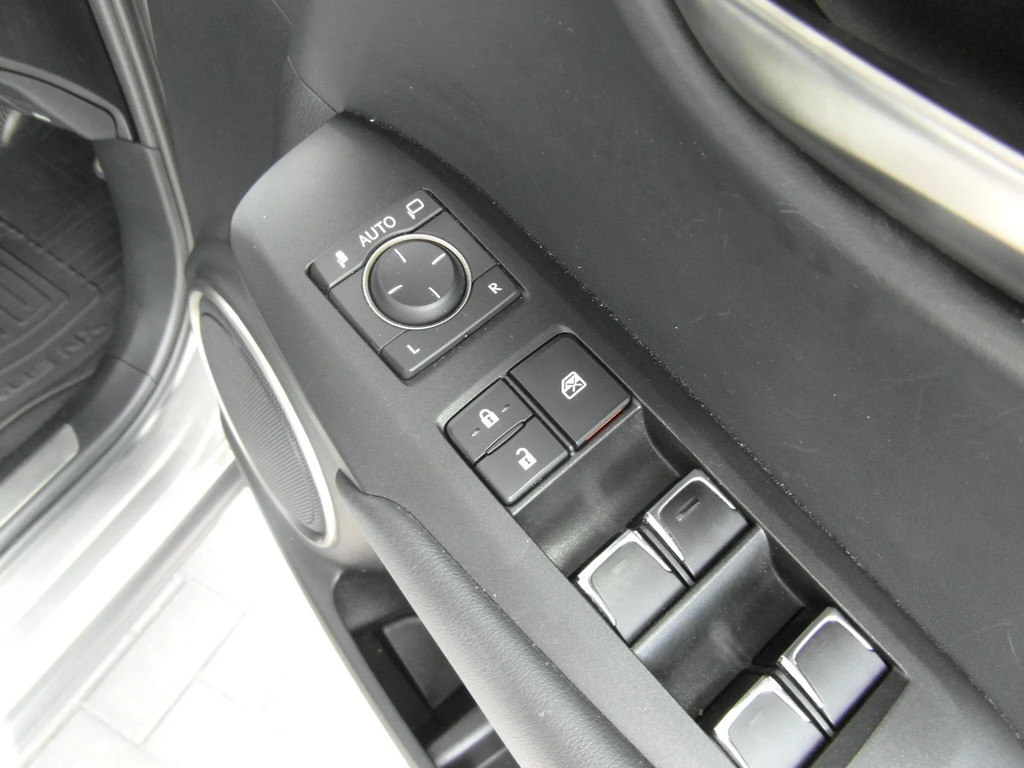 Lexus NX 300H 2.5 F-sport Cvt Premier Pack Silver #17